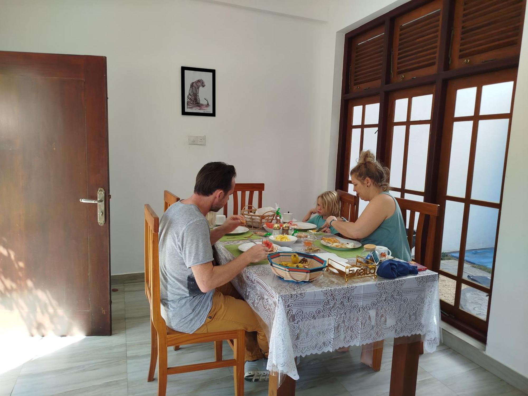 Elzangi Hotel Negombo Luaran gambar