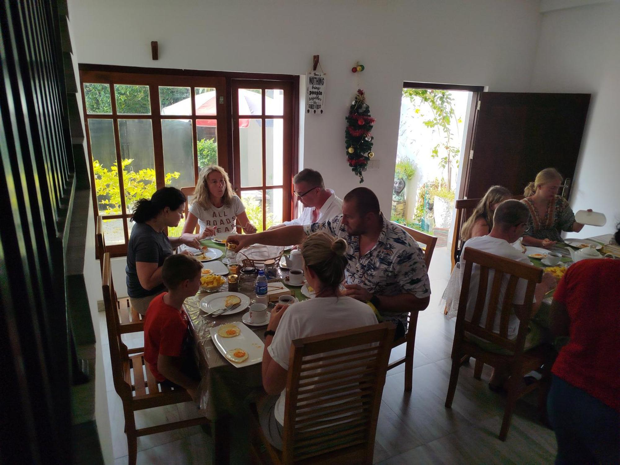 Elzangi Hotel Negombo Luaran gambar